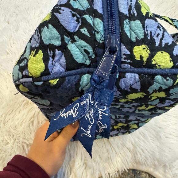 Vera Bradley Indigo Pop Lunch Box - Picture 10 of 10